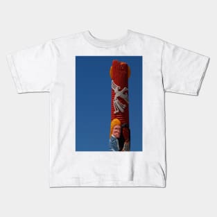 Modern Maori carved totem Kids T-Shirt